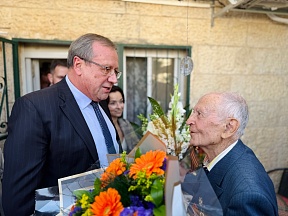 On congratulations from the Ambassador of Russia to Israel to Abram Gutkovich